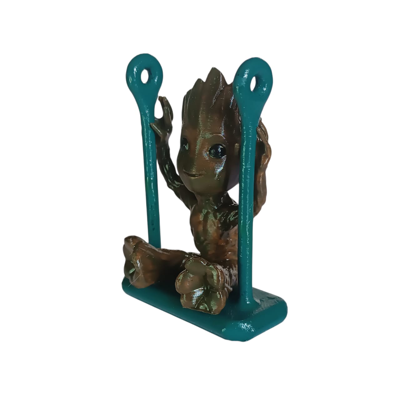 FIGURA DE GROOT BEBÉ EN COLUMPIO