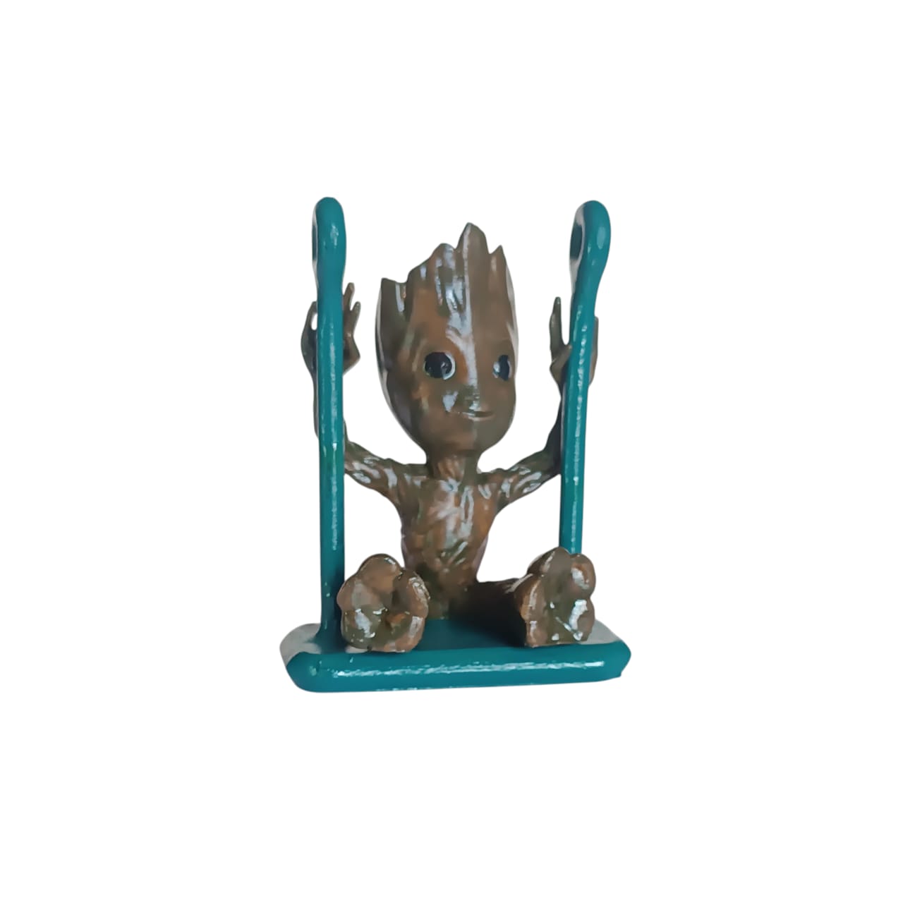 FIGURA DE GROOT BEBÉ EN COLUMPIO